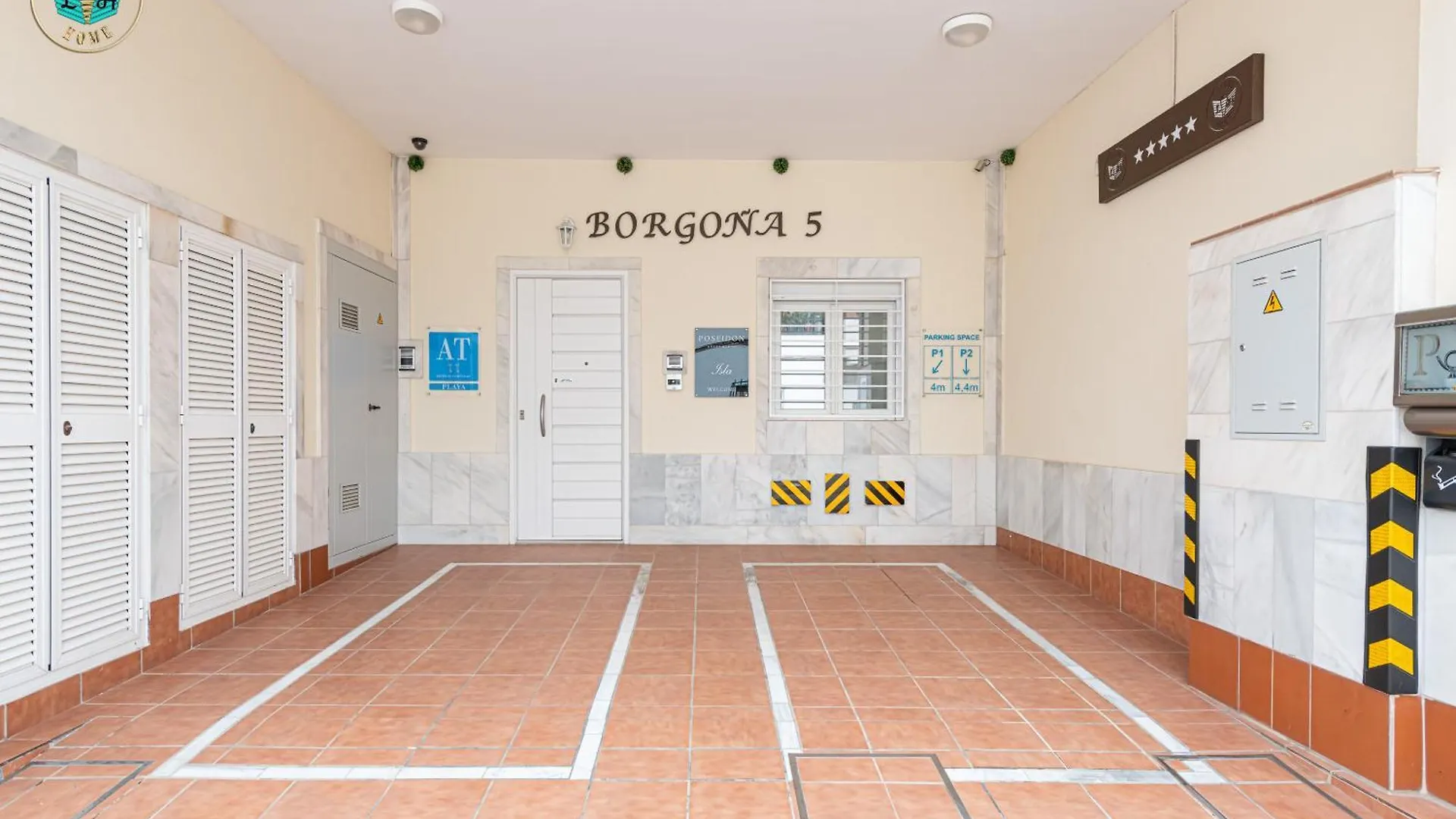 Aparthotel Luxury Home Poseidon Malaga