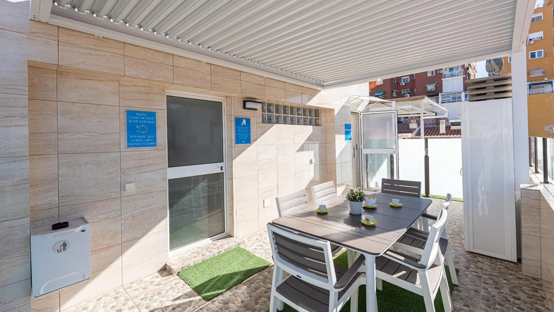 Aparthotel Luxury Home Poseidon Malaga